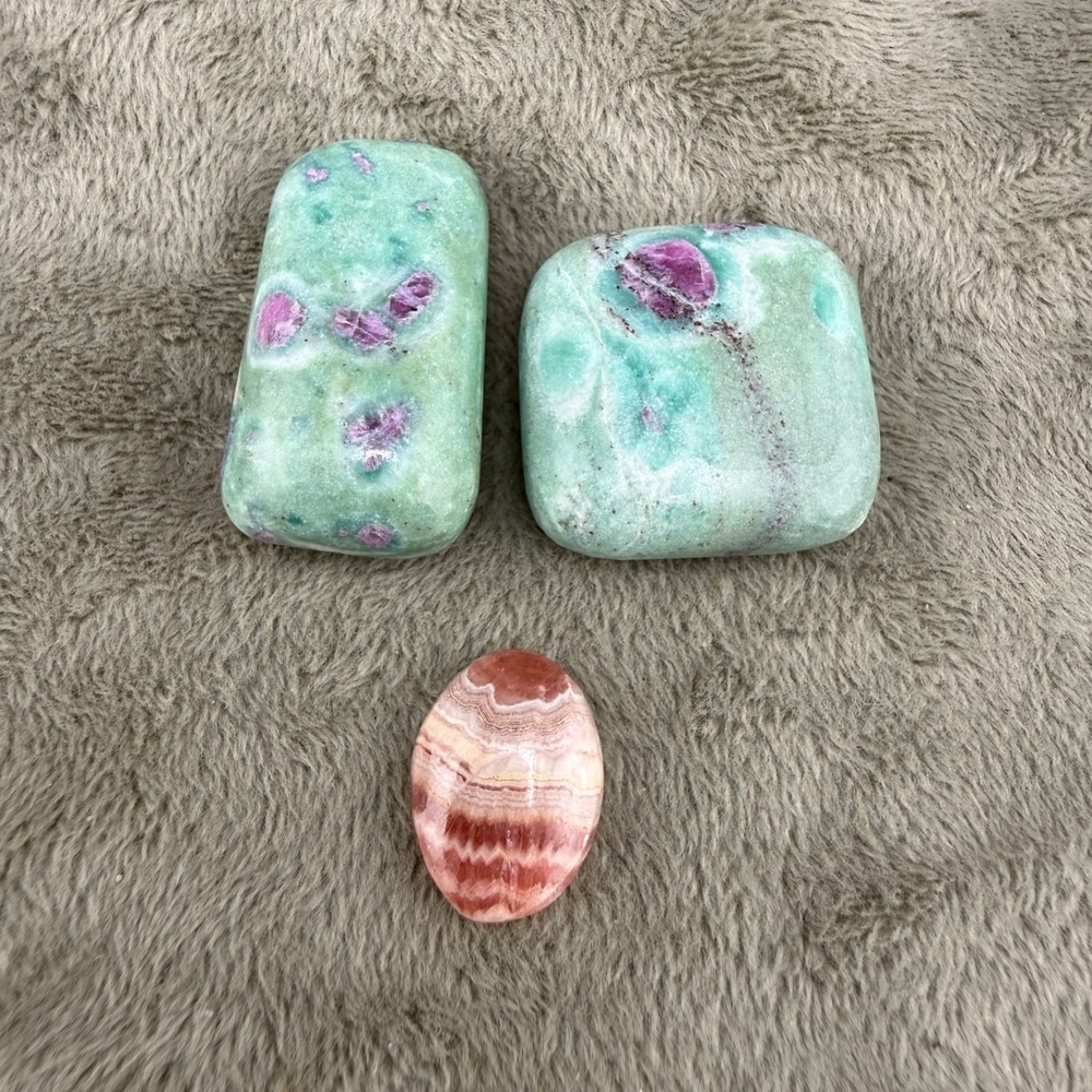 Vintage‎ Polished Stone Lot Pink Green Blue Purple Tumbled Specimen Set